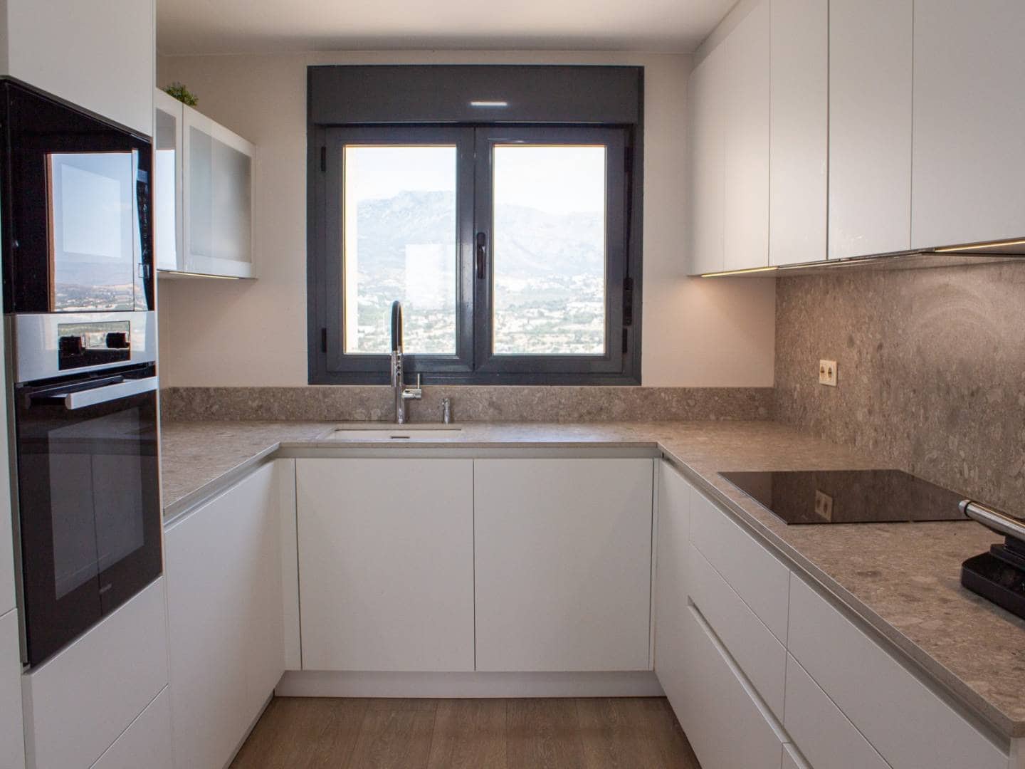 3 soverom Penthouse til salgs i Benidorm med svømmebasseng - € 790 000 (Ref: 9403854)