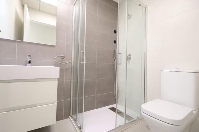 Apartamento de 2 habitaciones en San Pedro del Pinatar ciudad, San Pedro del Pinatar en venta con piscina - 210.000 € (Ref: 9403855)