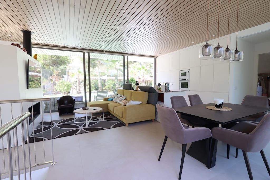 4 quarto Moradia para venda em Las Colinas Golf com piscina - 895 000 € (Ref: 9403861)