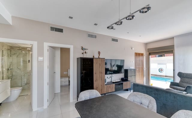 3 sovrum Villa till salu i Villamartin, Orihuela med pool - 495 000 € (Ref: 9403864)