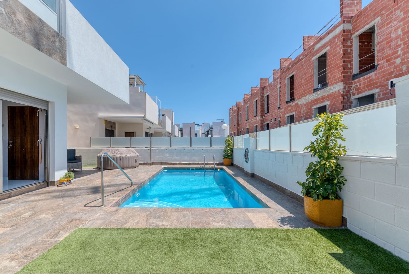 3 sovrum Villa till salu i Villamartin med pool - 495 000 € (Ref: 9403864)