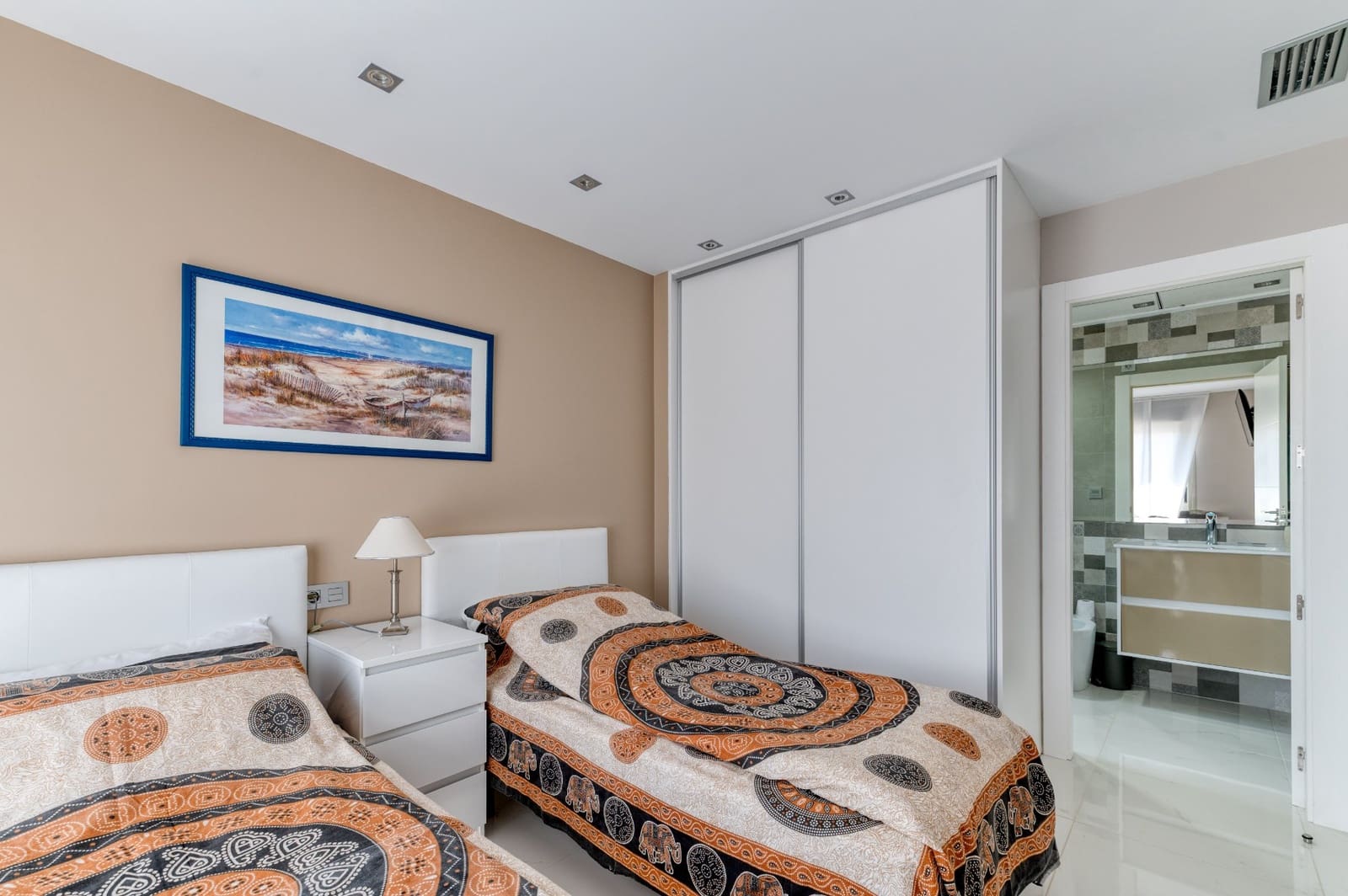 3 sovrum Villa till salu i Villamartin med pool - 495 000 € (Ref: 9403864)