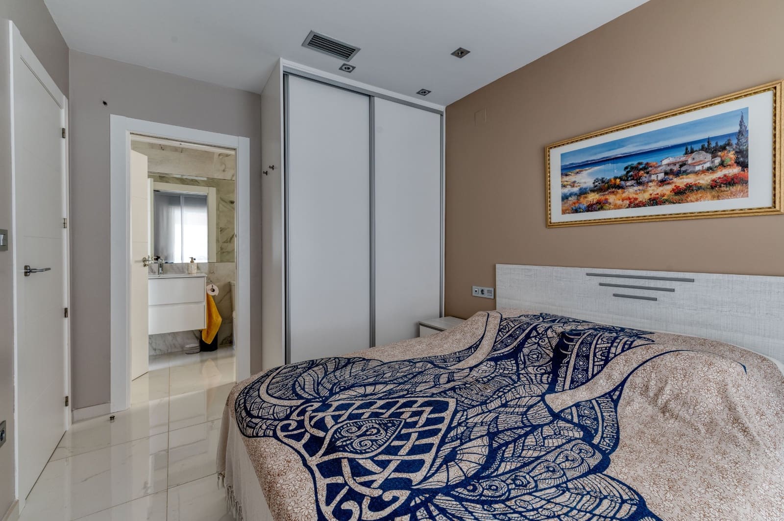 3 sovrum Villa till salu i Villamartin med pool - 495 000 € (Ref: 9403864)