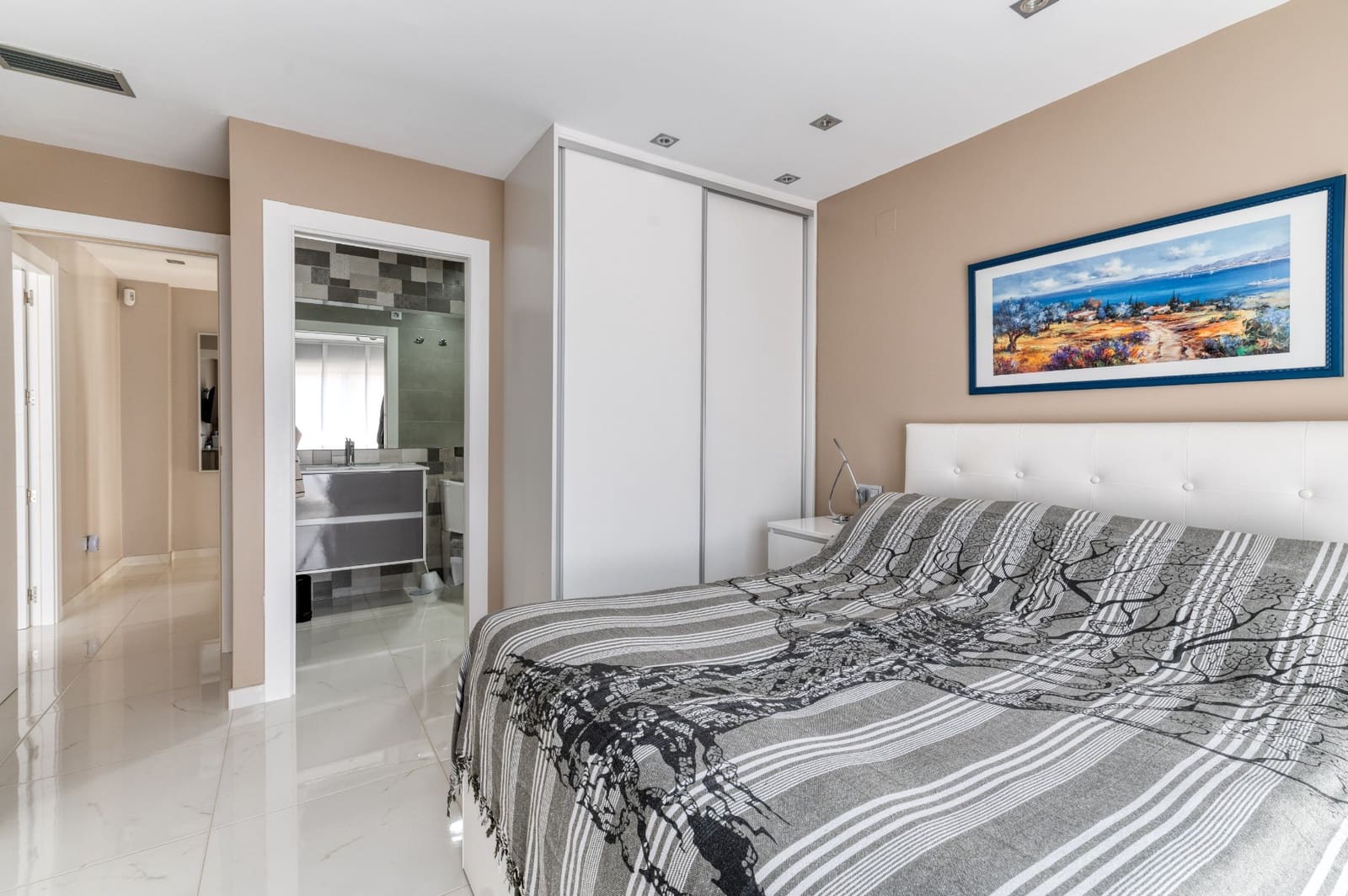 3 sovrum Villa till salu i Villamartin med pool - 495 000 € (Ref: 9403864)