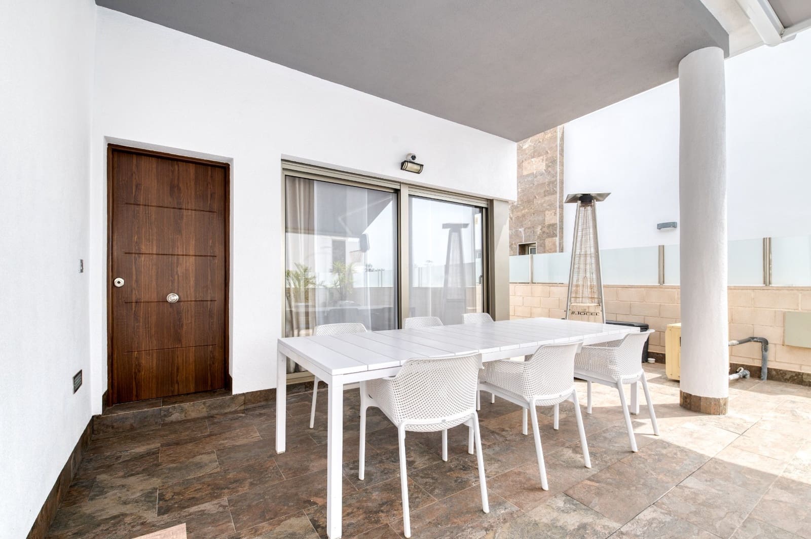 5 Zimmer Villa zu verkaufen in Villamartin mit Pool - 695.000 € (Ref: 9403869)