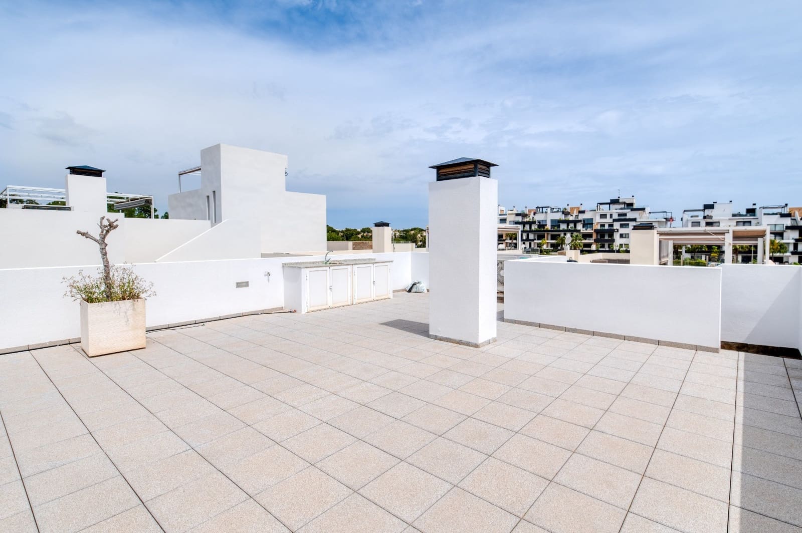 5 Zimmer Villa zu verkaufen in Villamartin mit Pool - 695.000 € (Ref: 9403869)