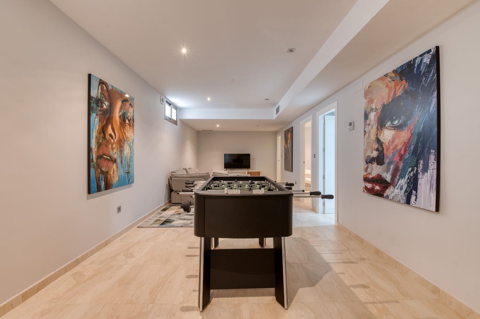 5 Zimmer Villa zu verkaufen in Villamartin mit Pool - 695.000 € (Ref: 9403869)