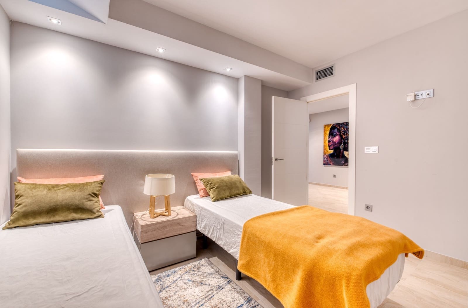 5 Zimmer Villa zu verkaufen in Villamartin mit Pool - 695.000 € (Ref: 9403869)