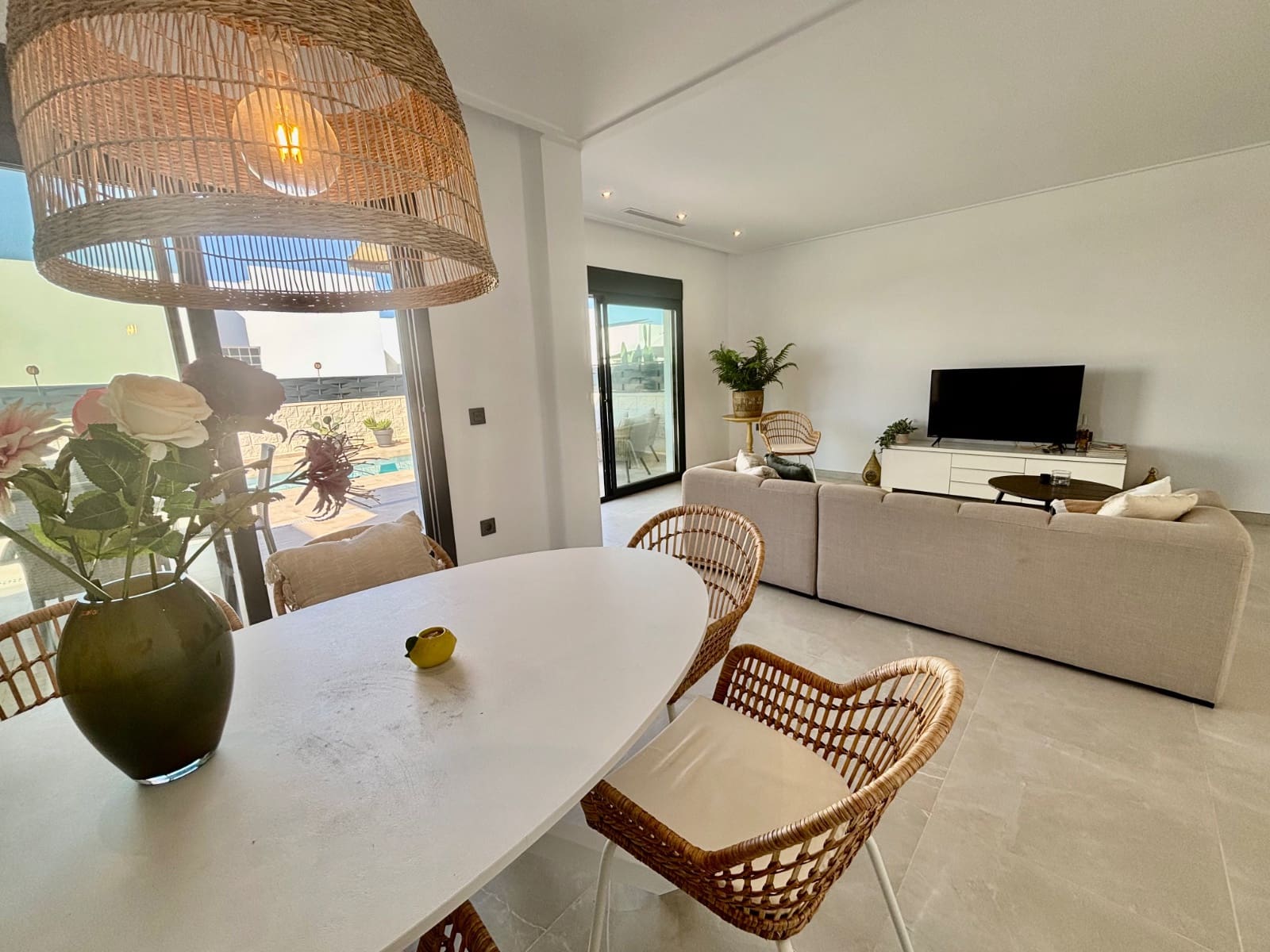 2 makuuhuone Huvila myytävänä paikassa Benijofar mukana uima-altaan - 429 500 € (Ref: 9403876)