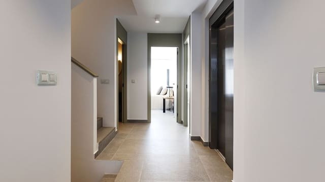 4 soverom Villa til salgs i Zona Pueblo, Guardamar del Segura med svømmebasseng - € 704 840 (Ref: 9403877)