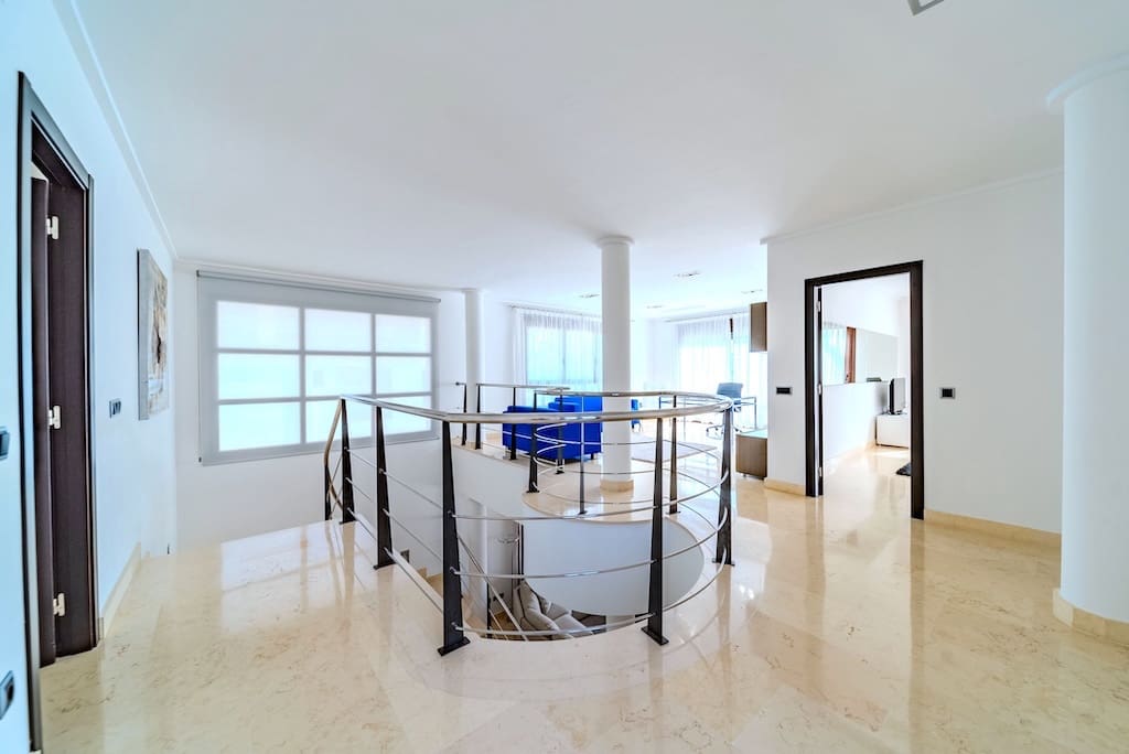 5 slaapkamer Villa te koop in Cabo Roig met zwembad - € 1.995.000 (Ref: 9403883)