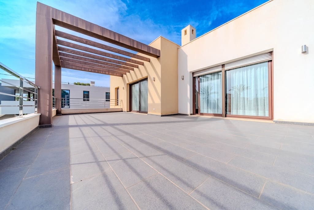 5 slaapkamer Villa te koop in Cabo Roig met zwembad - € 1.995.000 (Ref: 9403883)