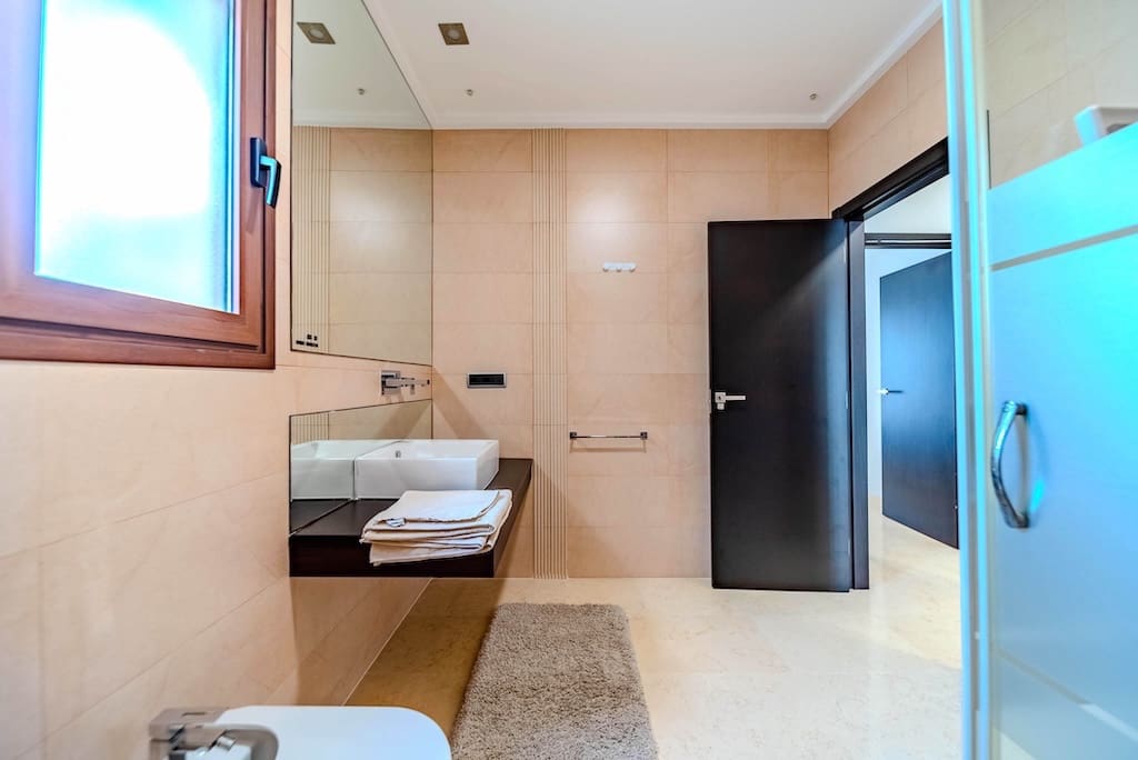 5 slaapkamer Villa te koop in Cabo Roig met zwembad - € 1.995.000 (Ref: 9403883)