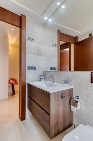 Chalet de 3 habitaciones en Villamartin, Orihuela en venta con piscina - 495.000 € (Ref: 9403889)