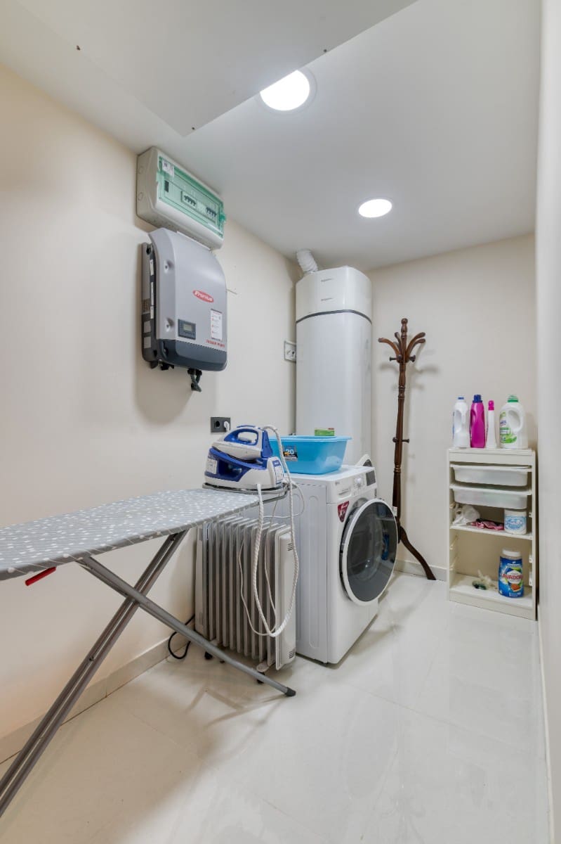 Chalet de 3 habitaciones en Villamartin en venta con piscina - 495.000 € (Ref: 9403889)