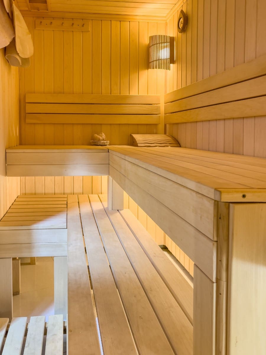 Chalet de 3 habitaciones en Villamartin en venta con piscina - 495.000 € (Ref: 9403889)