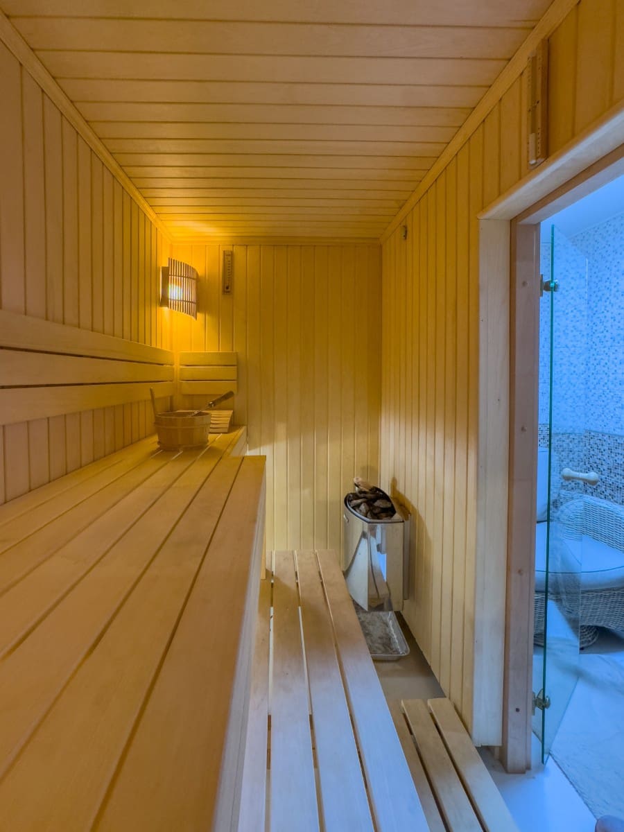 Chalet de 3 habitaciones en Villamartin en venta con piscina - 495.000 € (Ref: 9403889)