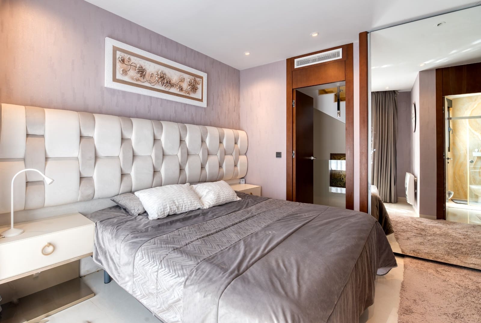 Chalet de 3 habitaciones en Villamartin en venta con piscina - 495.000 € (Ref: 9403889)