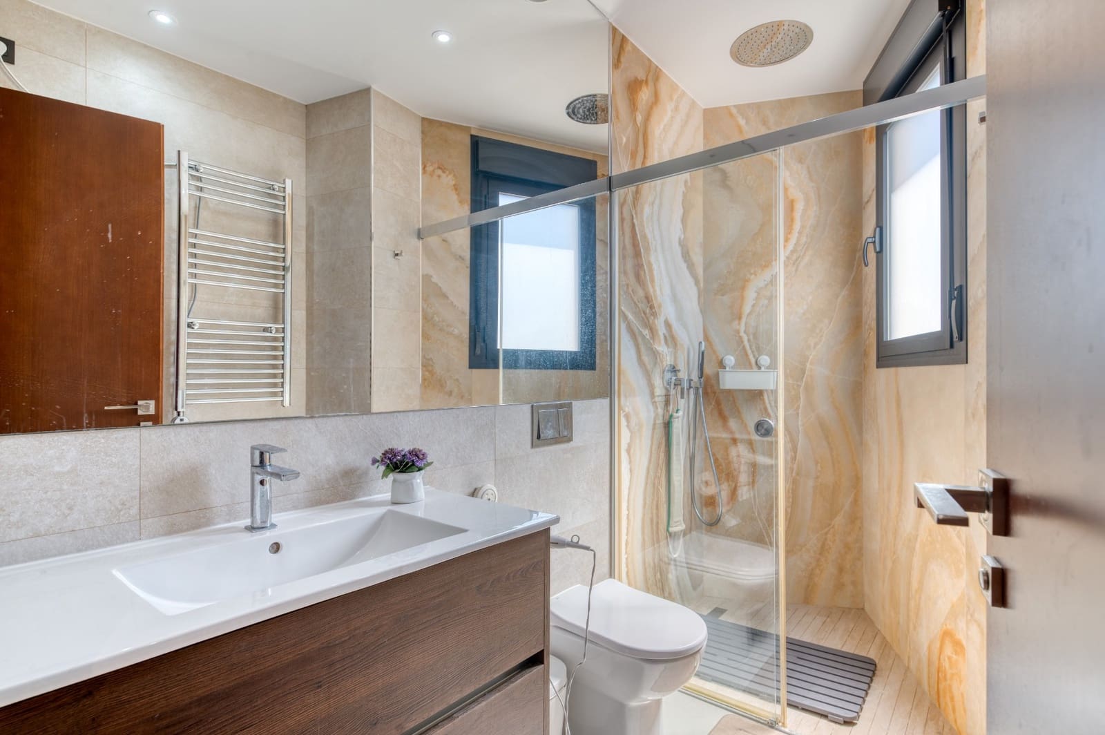 Chalet de 3 habitaciones en Villamartin en venta con piscina - 495.000 € (Ref: 9403889)