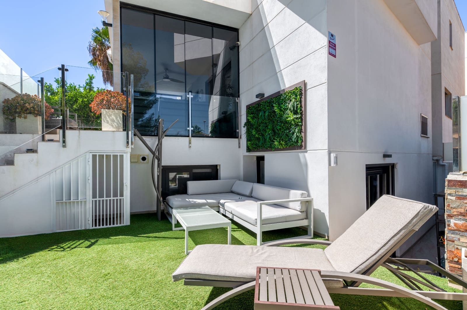 Chalet de 3 habitaciones en Villamartin en venta con piscina - 495.000 € (Ref: 9403889)