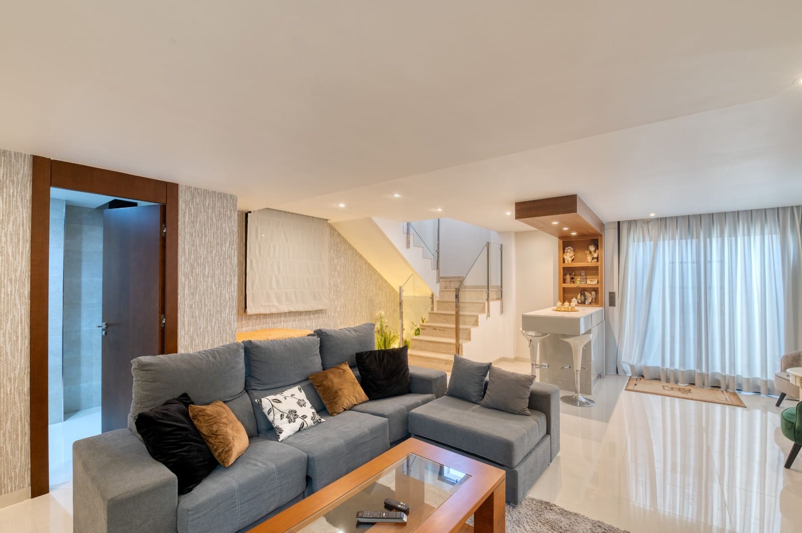 Chalet de 3 habitaciones en Villamartin en venta con piscina - 495.000 € (Ref: 9403889)