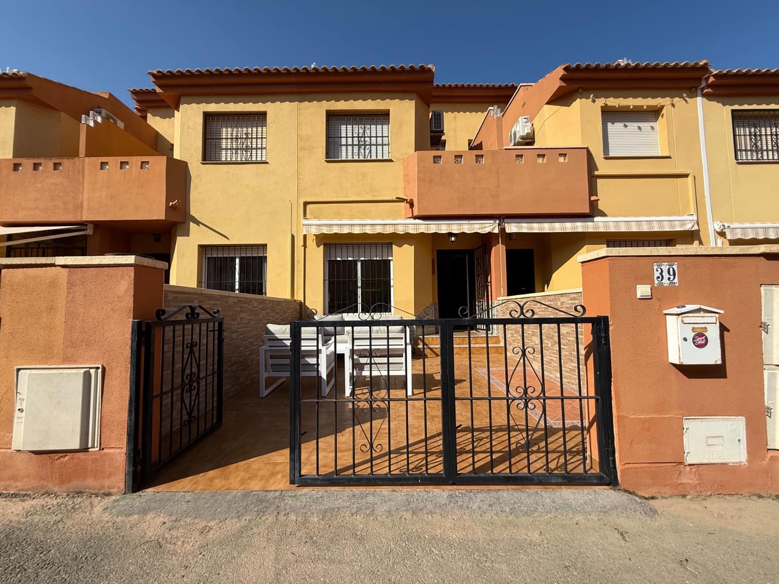 3 soveværelse Byhus til salg i Cabo Roig med swimmingpool - € 239.000 (Ref: 9403895)