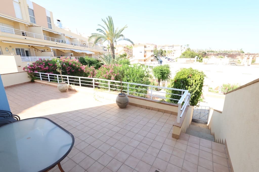 Casa de 3 habitaciones en Orihuela en venta con piscina - 389.900 € (Ref: 9403898)