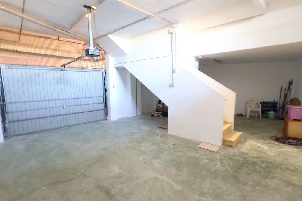 Casa de 3 habitaciones en Orihuela en venta con piscina - 389.900 € (Ref: 9403898)