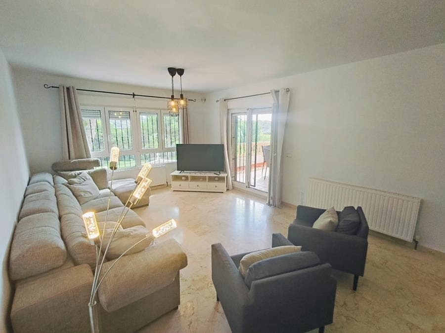 5 bedroom Villa for sale in Campoamor with pool - € 704,950 (Ref: 9403909)