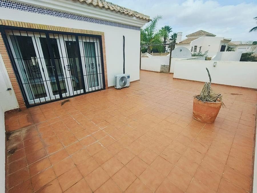 5 bedroom Villa for sale in Campoamor with pool - € 704,950 (Ref: 9403909)