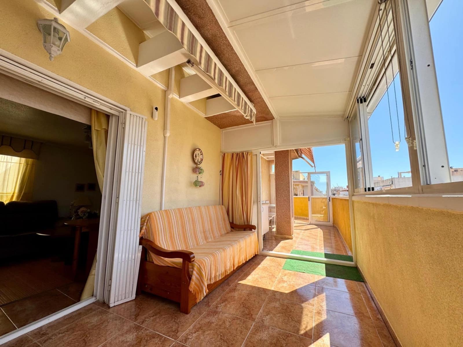 2 bedroom Penthouse for sale in Torrevieja with pool - € 149,900 (Ref: 9403925)