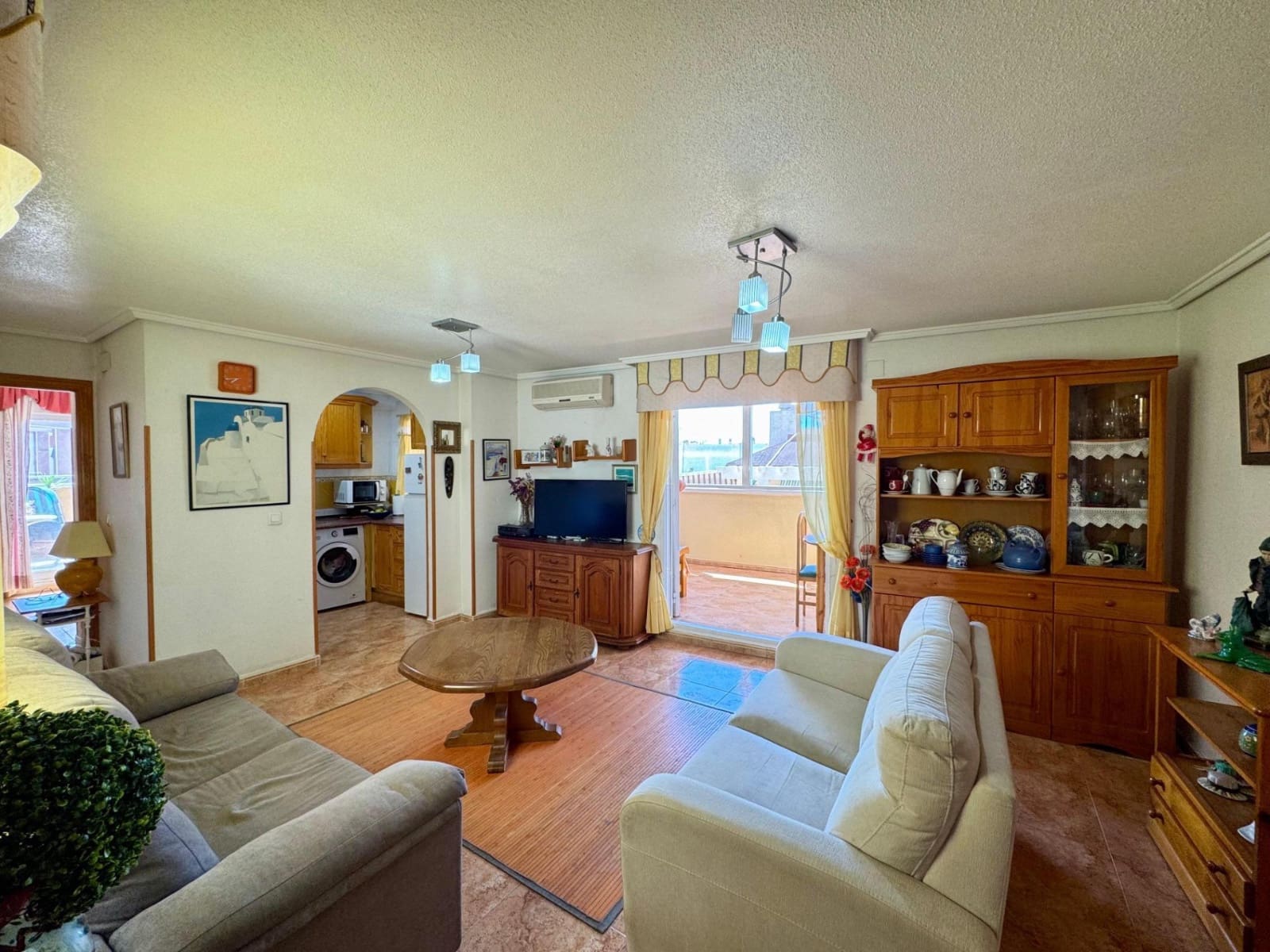 2 bedroom Penthouse for sale in Torrevieja with pool - € 149,900 (Ref: 9403925)