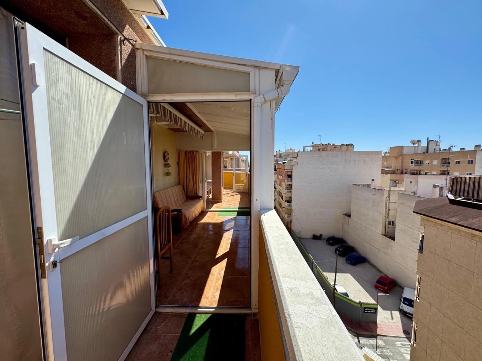 2 bedroom Penthouse for sale in Torrevieja with pool - € 149,900 (Ref: 9403925)