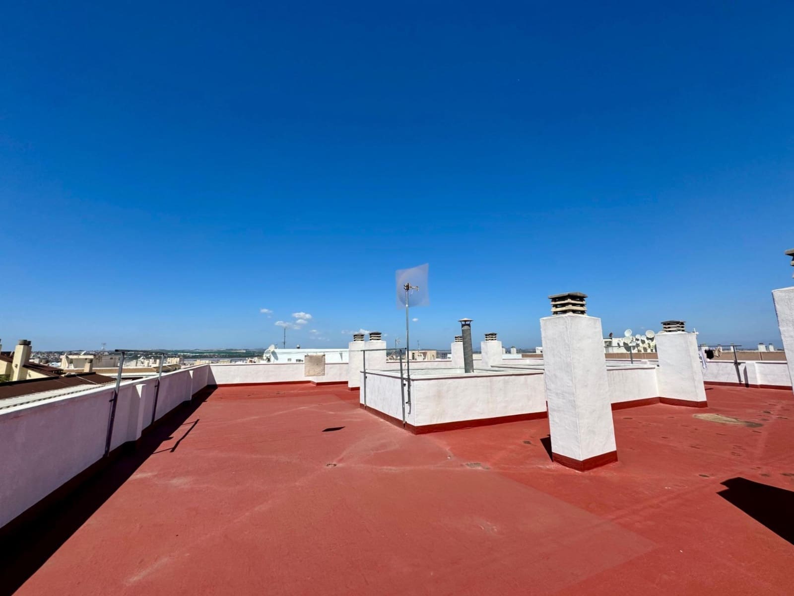 2 bedroom Penthouse for sale in Torrevieja with pool - € 149,900 (Ref: 9403925)