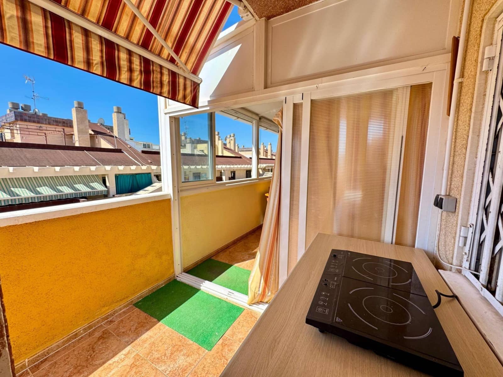 2 bedroom Penthouse for sale in Torrevieja with pool - € 149,900 (Ref: 9403925)