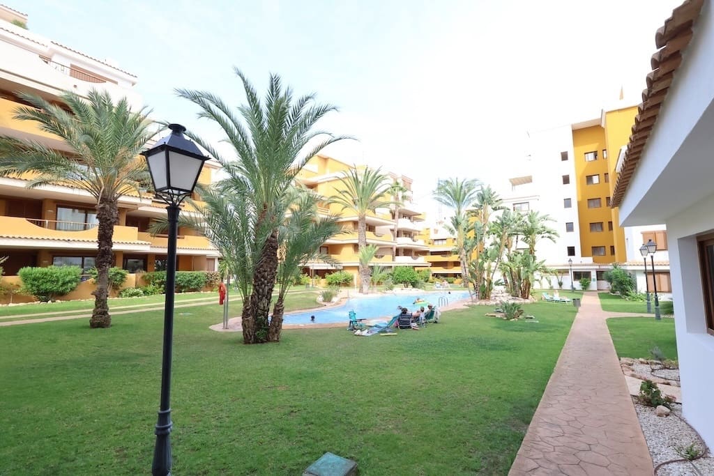 2 quarto Apartamento para venda em Punta Prima com piscina - 289 000 € (Ref: 9403926)