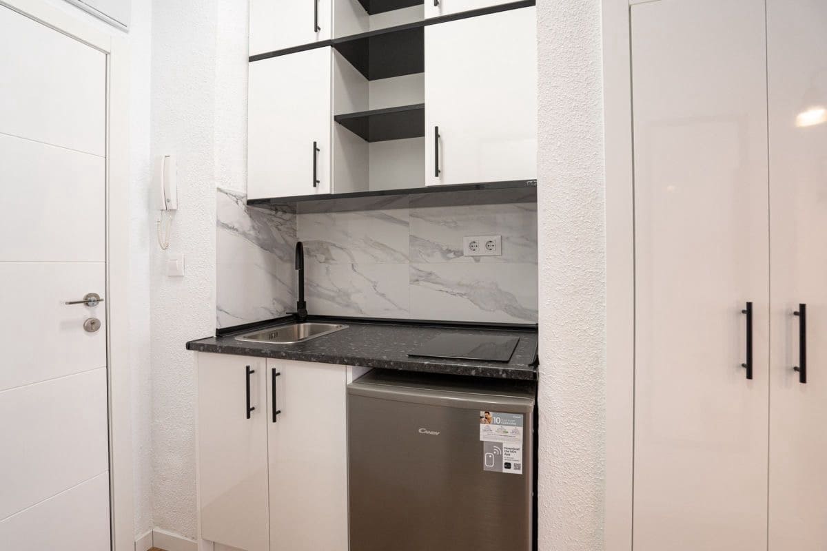 Lejlighed til salg i Torrevieja - € 88.000 (Ref: 9403928)