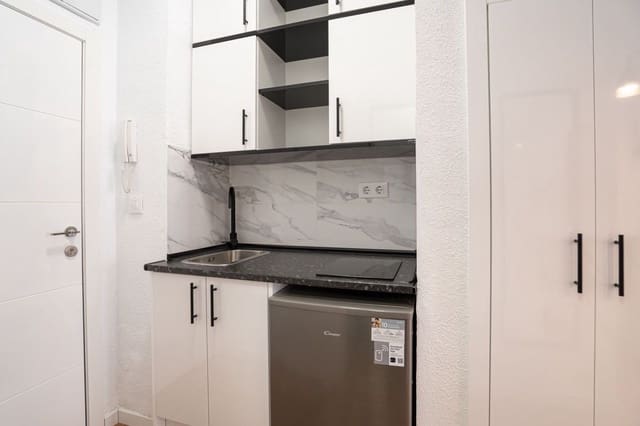 Lejlighed til salg i Playa de los Locos, Torrevieja - € 88.000 (Ref: 9403928)