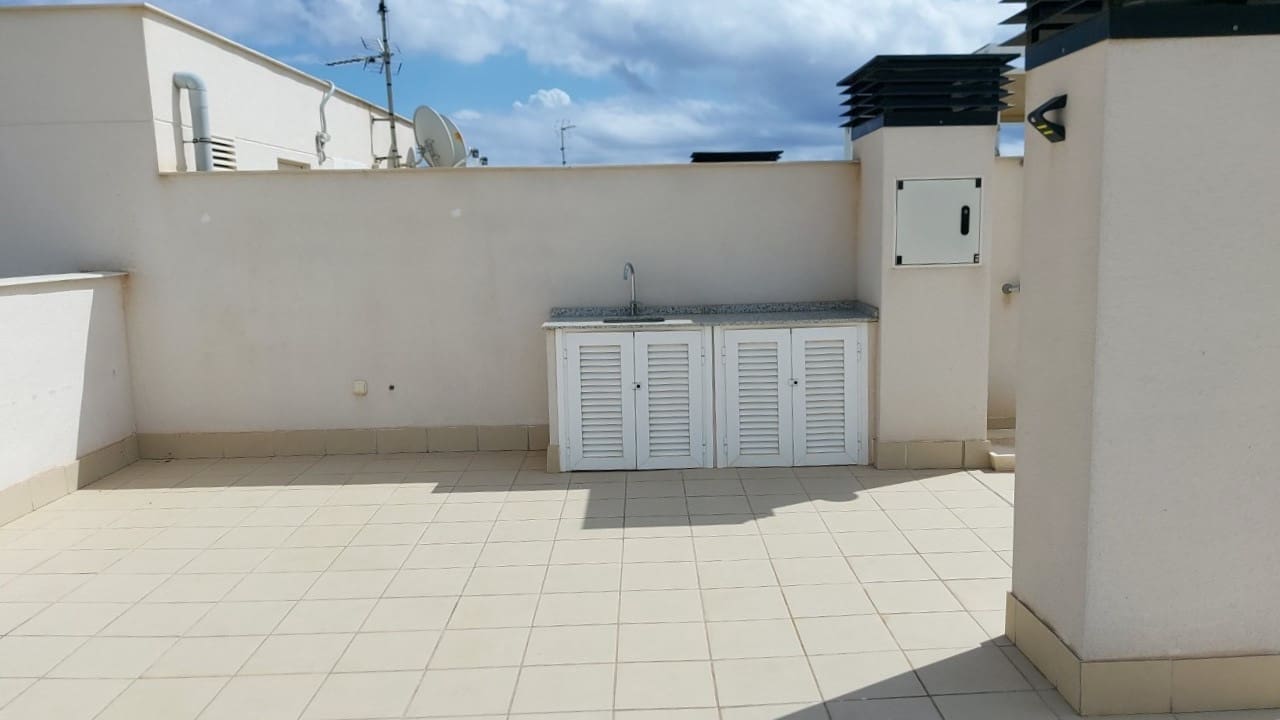 3 makuuhuone Huoneisto myytävänä paikassa Villamartin mukana uima-altaan - 360 000 € (Ref: 9403938)