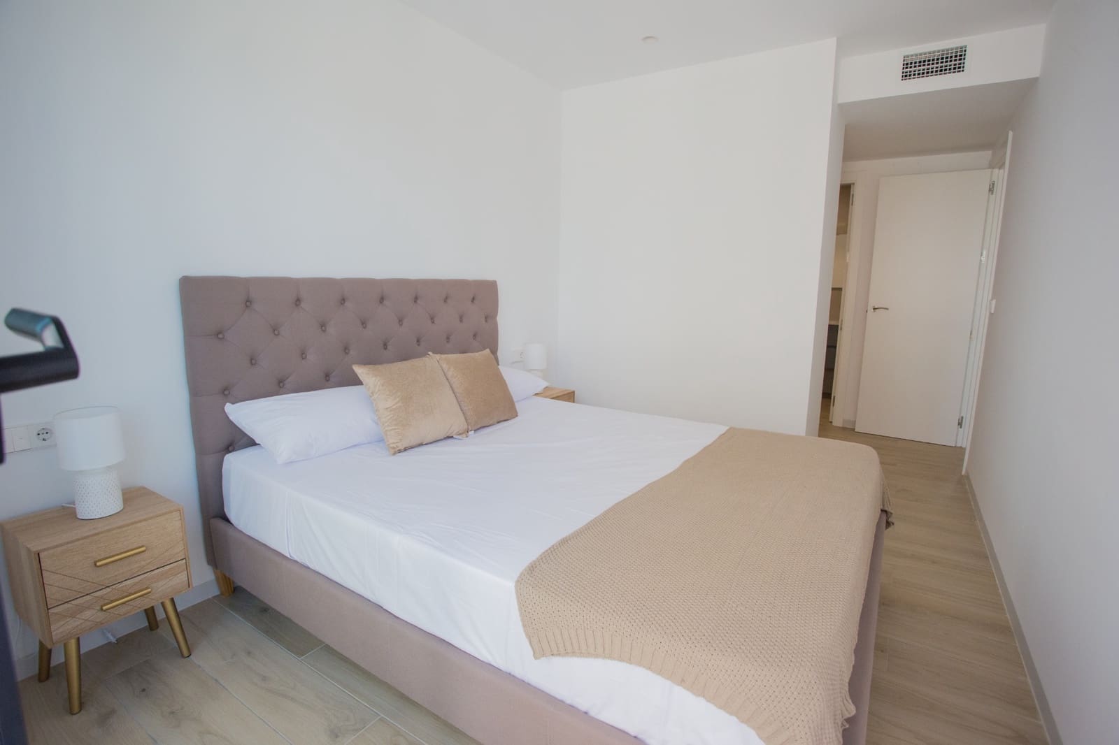 2 soverom Bungalow til salgs i Los Alcazares med svømmebasseng - € 315 000 (Ref: 9403947)