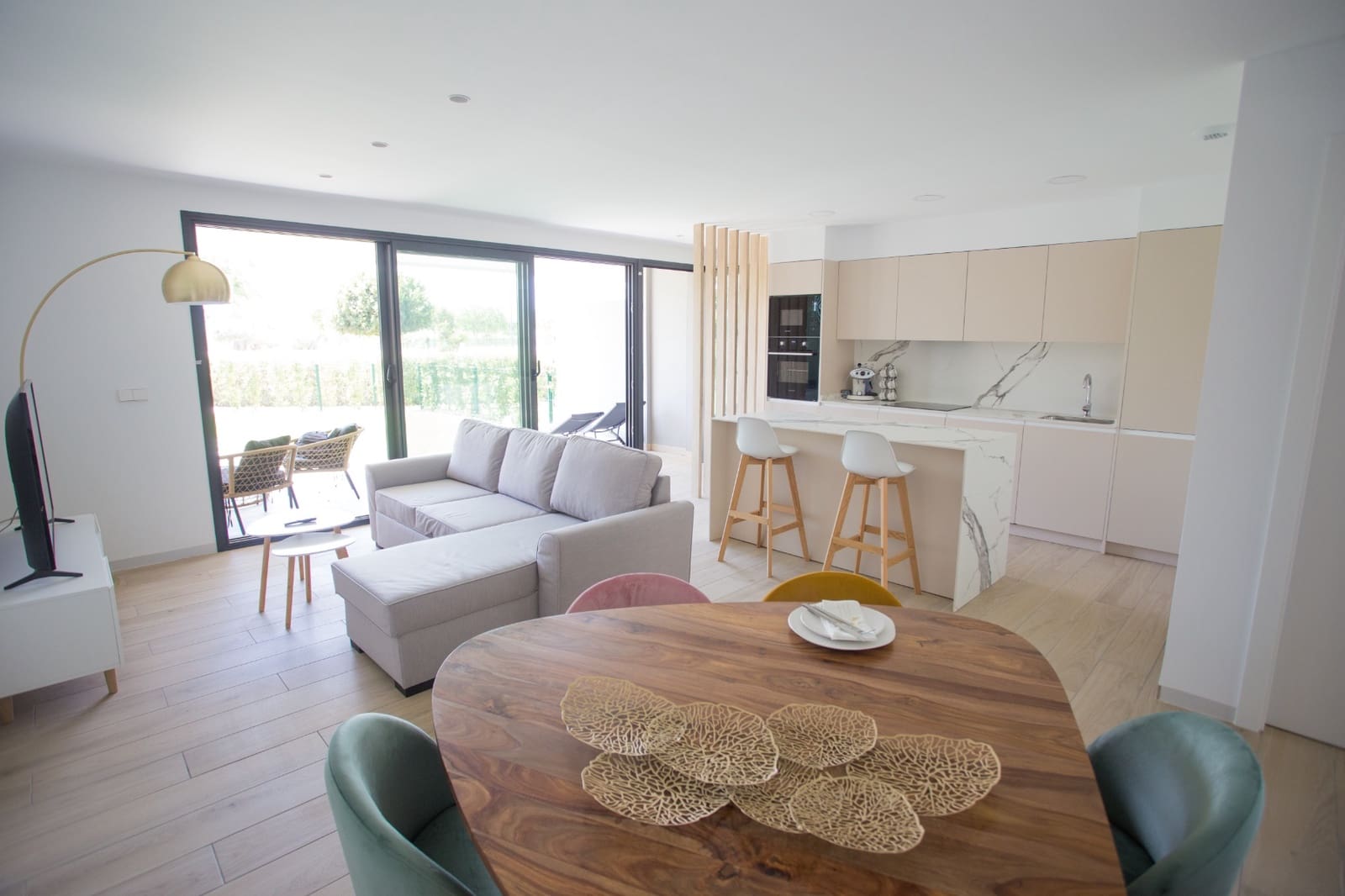 2 soverom Bungalow til salgs i Los Alcazares med svømmebasseng - € 315 000 (Ref: 9403947)