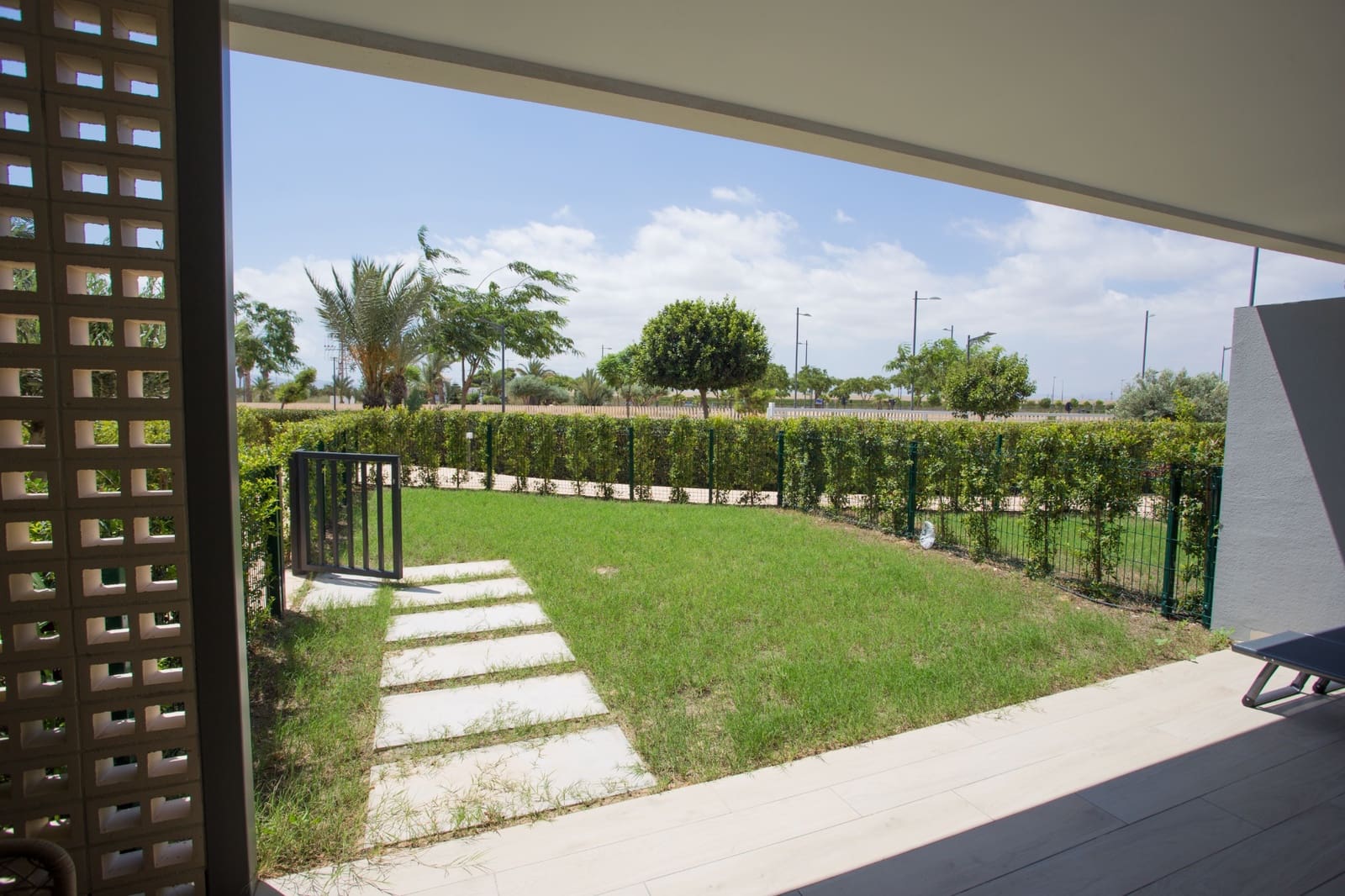 2 soverom Bungalow til salgs i Los Alcazares med svømmebasseng - € 315 000 (Ref: 9403947)