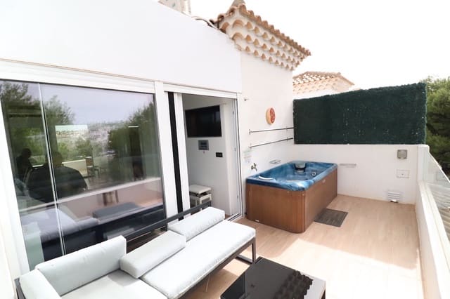 3 Zimmer Villa zu verkaufen in Villamartin, Orihuela mit Pool - 450.000 € (Ref: 9403950)