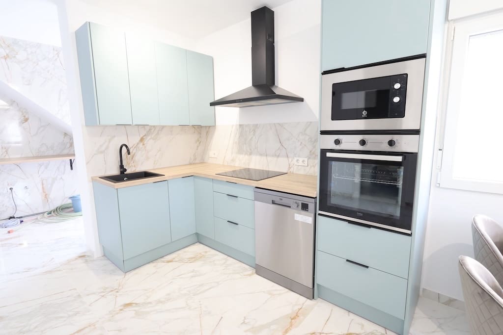 Casa de 3 habitaciones en Torrevieja en venta - 240.000 € (Ref: 9403953)