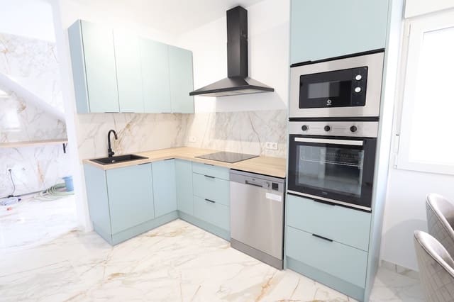 Casa de 3 habitaciones en El Chaparral, Torrevieja en venta - 240.000 € (Ref: 9403953)