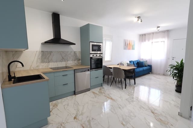 Casa de 3 habitaciones en El Chaparral, Torrevieja en venta - 240.000 € (Ref: 9403953)