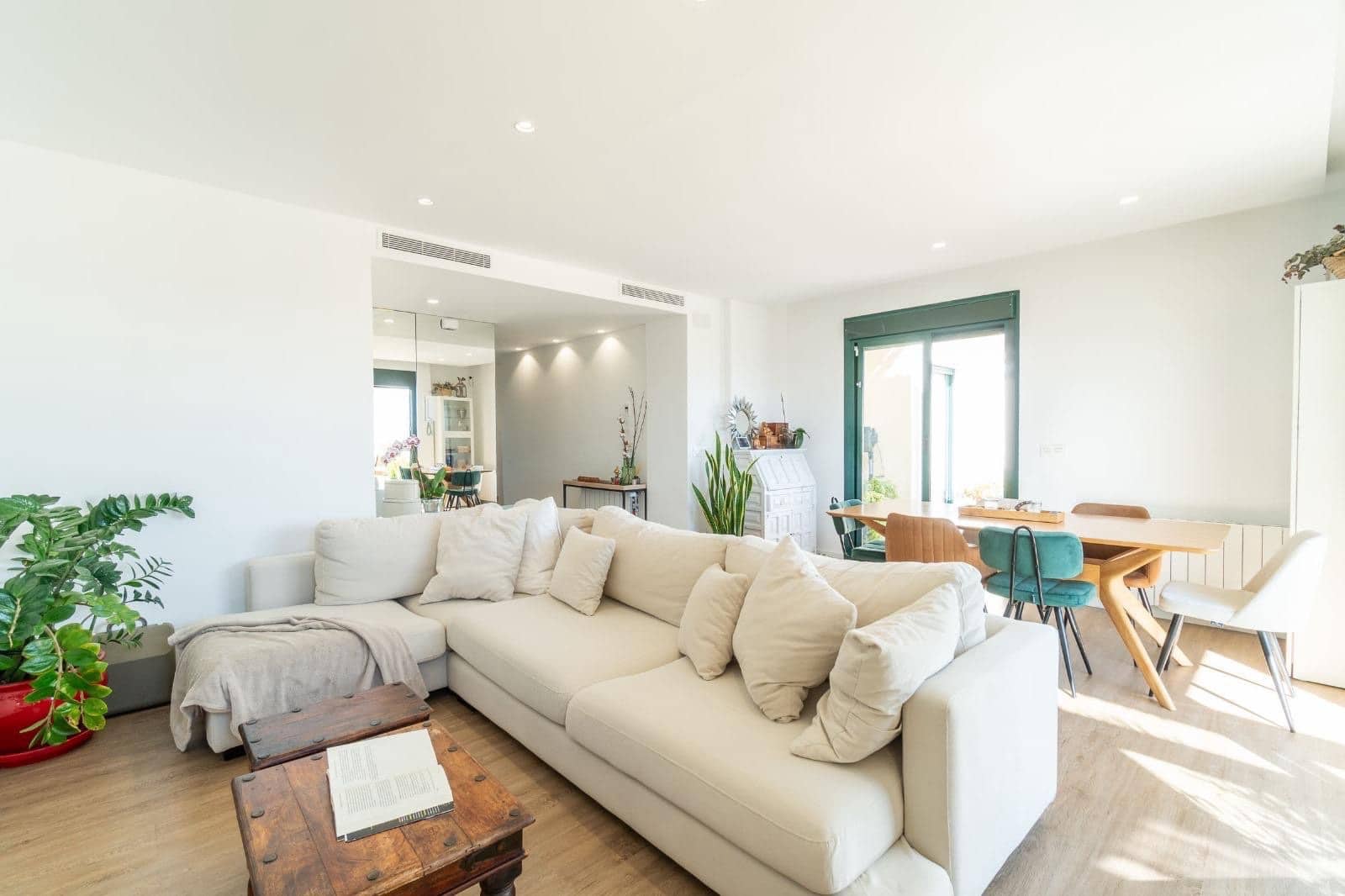 3 bedroom Apartment for sale in Campoamor with pool - € 429,000 (Ref: 9403963)