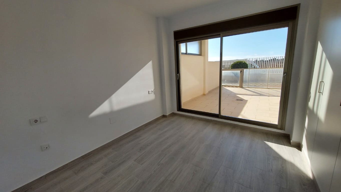 3 Zimmer Apartment zu verkaufen in Villamartin mit Pool - 360.000 € (Ref: 9403966)