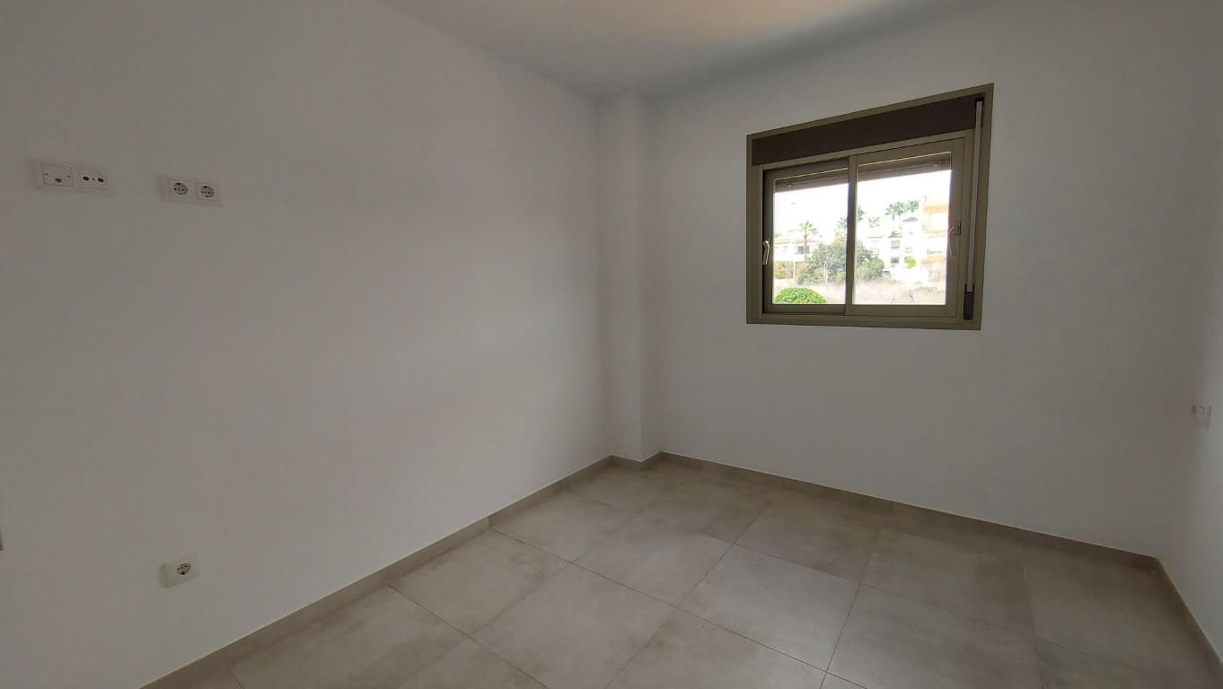 3 slaapkamer Appartement te koop in Villamartin met zwembad - € 360.000 (Ref: 9403969)