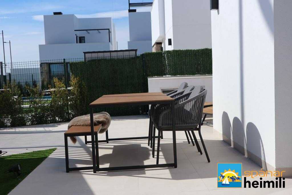 3 makuuhuone Huvila myytävänä paikassa Los Alcazares mukana uima-altaan - 499 000 € (Ref: 9403977)